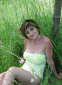 a single female in Blue Springs, Missouri
