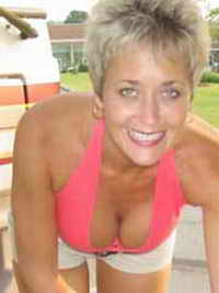 a milf from Champaign, Illinois